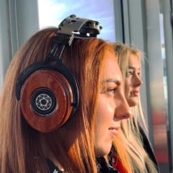 Spirit Torino MISTRAL Radiant - Geschlossener Kopfhörer Mit Bluetooth Und Kabel -Audio Essence 27D6CFE7 F45C 46FA 9D7E 4F90478EB148 1200x f591efea a0e0 4507 952a 685f936a48a9