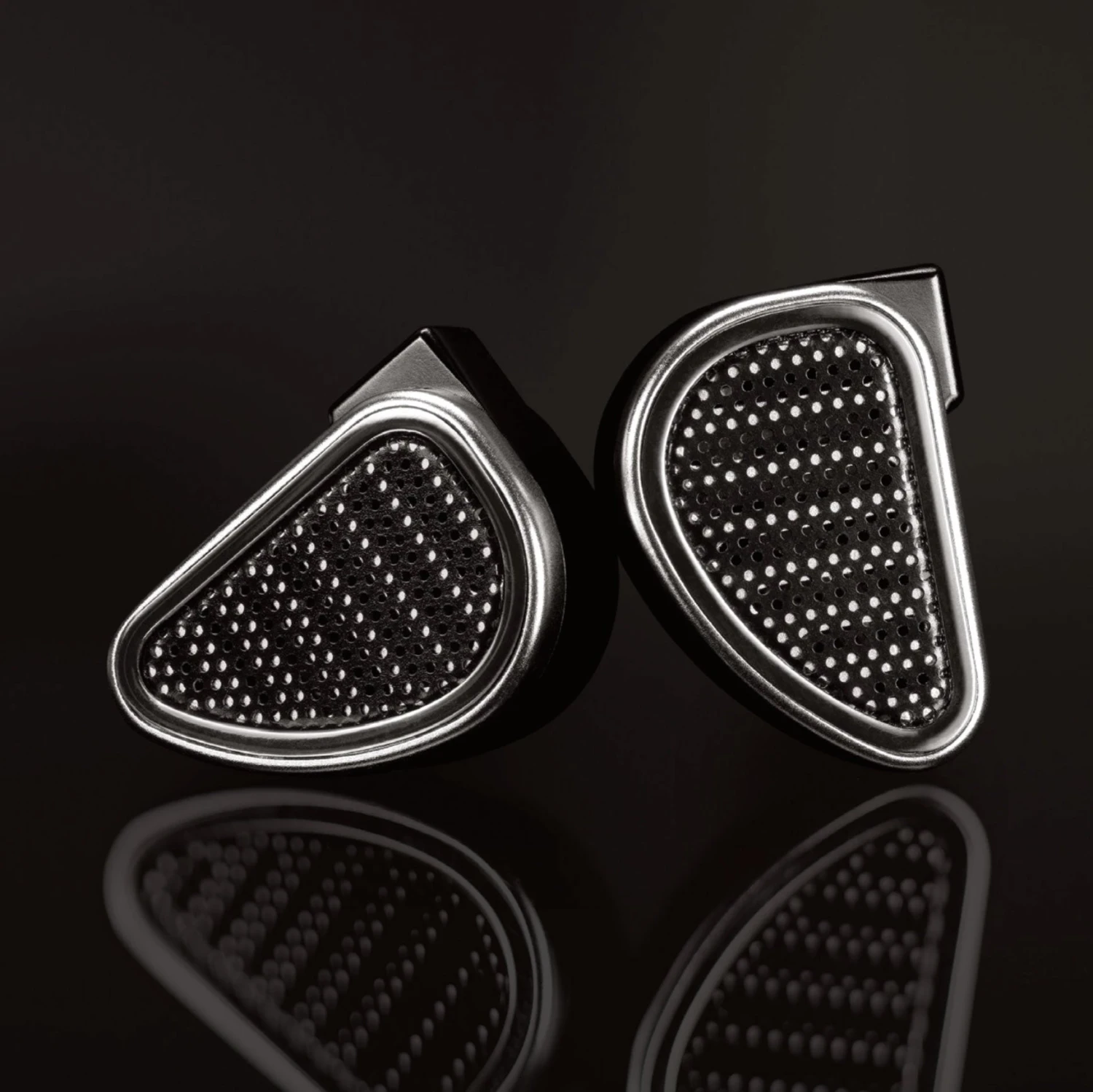 64 Audio Duo - Premium Hybrid In-Ear Monitor 1 64 Audio Duo - Premium Hybrid In-Ear Monitor