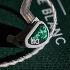 64 Audio Fourté Blanc - Special Edition Flagship IEM - Open Box -Audio Essence 64 Audio Fourte Blanc 22 85bbac5b ca98 4693 af04 1d8c21ce2dce