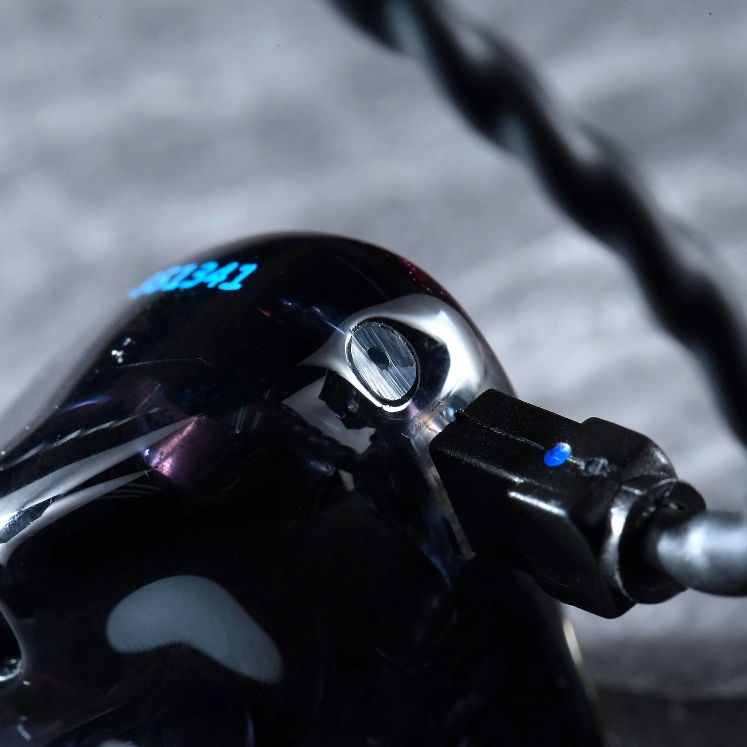 Aroma Audio Thunder - Hybrid Flagship IEM 7 Aroma Audio Thunder - Hybrid Flagship IEM – Bild 7