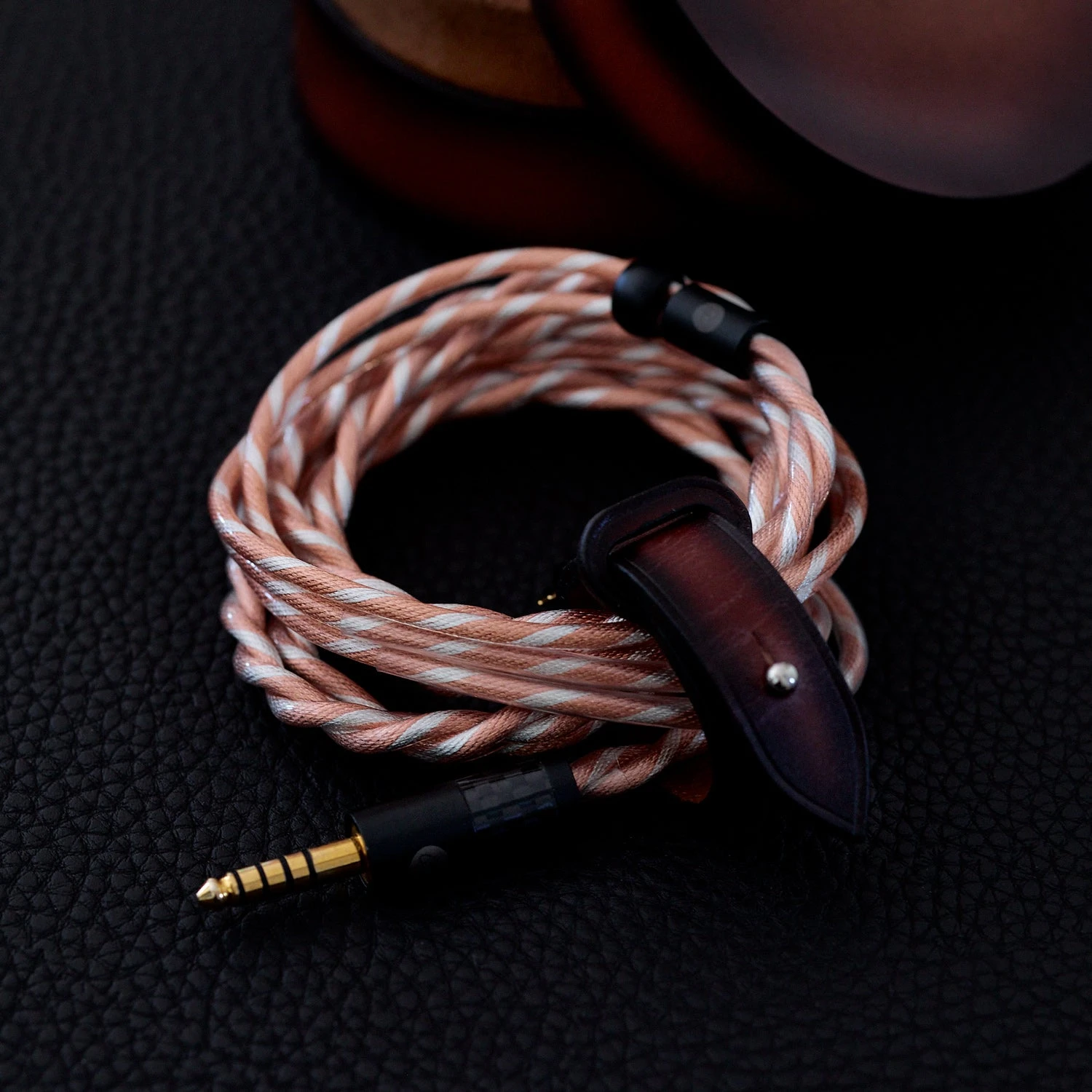 Audio Essence "Nova" - Premium IEM Kabel 17 Audio Essence "Nova" - Premium IEM Kabel – Bild 17