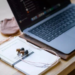 Copplinnn Alula - Nachhaltige In-Ears Aus Holz 28 Copplinnn Alula - Nachhaltige In-Ears Aus Holz -Audio Essence Copplinn Alula 03