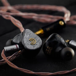 Craft Ears Aurum Meteorite Edition - High End Tribrid IEM -Audio Essence Craft Ears Aurum meteorite 06