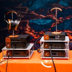 DDHifi HS 500 HiFi Display Stand (55x40cm) -Audio Essence HSStandssilver3 455c6934 f07c 4efa a01f 4408e5b81d3c