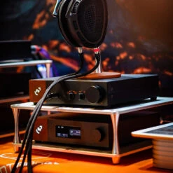 DDHifi HS 400 HiFi Display Stand (40x30cm) -Audio Essence HSStandssilver4 f985cc6d 53ba 4818 b43d 8fb288b9affb