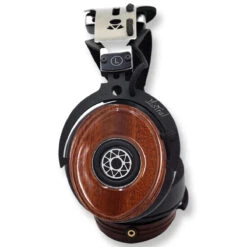 Spirit Torino MISTRAL Radiant - Geschlossener Kopfhörer Mit Bluetooth Und Kabel -Audio Essence IMG 5624 1200x 8c4244c6 34da 467c 83c1 fe0bd70de3a3