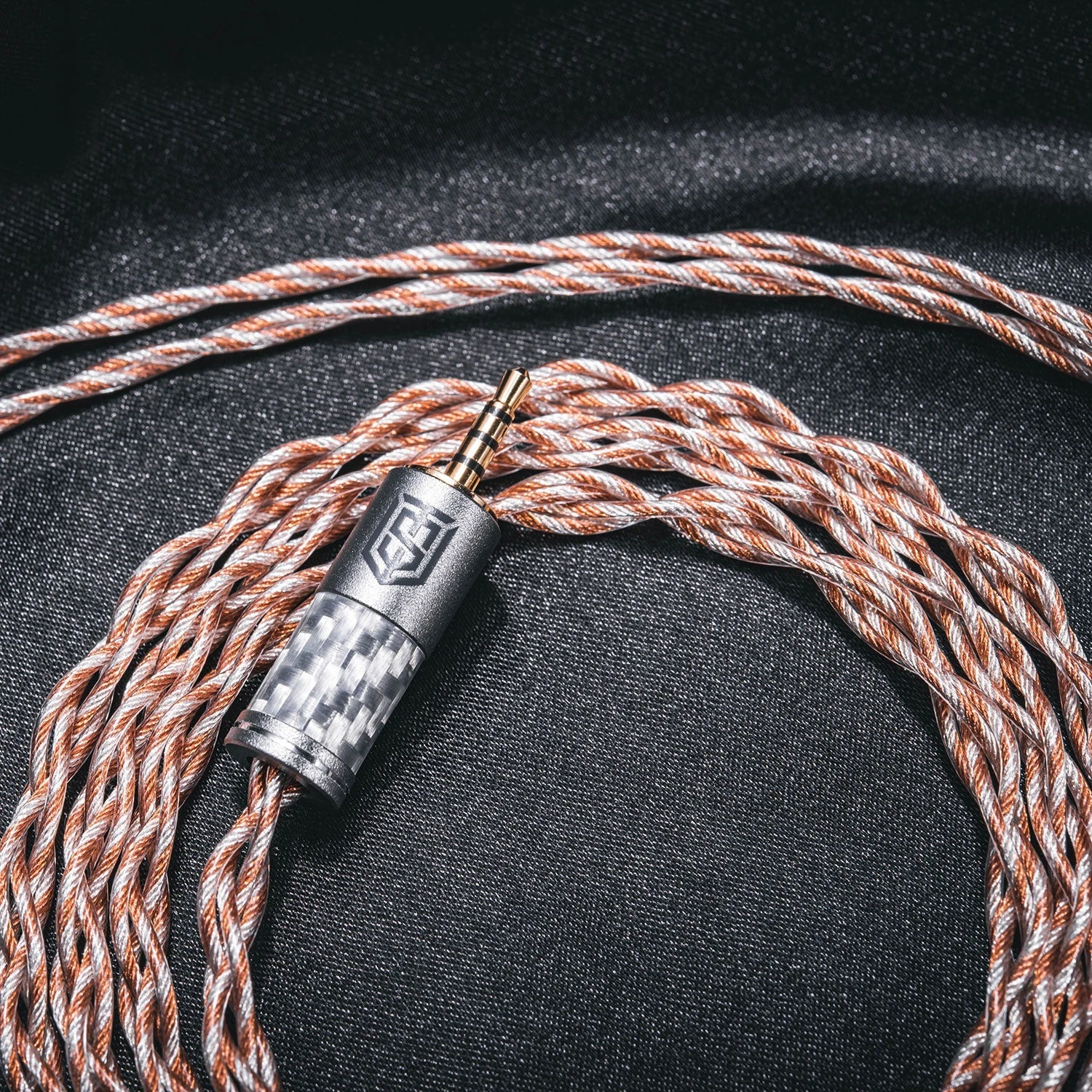 Satin Audio CHIMERA III - Hybridkabel 8x / 2-PIN / 2.5mm 1 Satin Audio CHIMERA III - Hybridkabel 8x / 2-PIN / 2.5mm