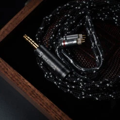 Satin Audio Hera - Flagship Palladium-Silver-Gold Kabel -Audio Essence Satin Audio Hera 03 0a9717d6 db85 4e64 9b17 a11266413065