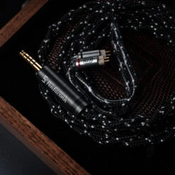 Satin Audio Hera - Flagship Palladium-Silver-Gold Kabel -Audio Essence Satin Audio Hera 04 f868f48a f431 4cc0 87c5 50936d3c7631