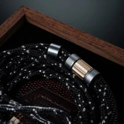 Satin Audio Hera - Flagship Palladium-Silver-Gold Kabel -Audio Essence Satin Audio Hera 09