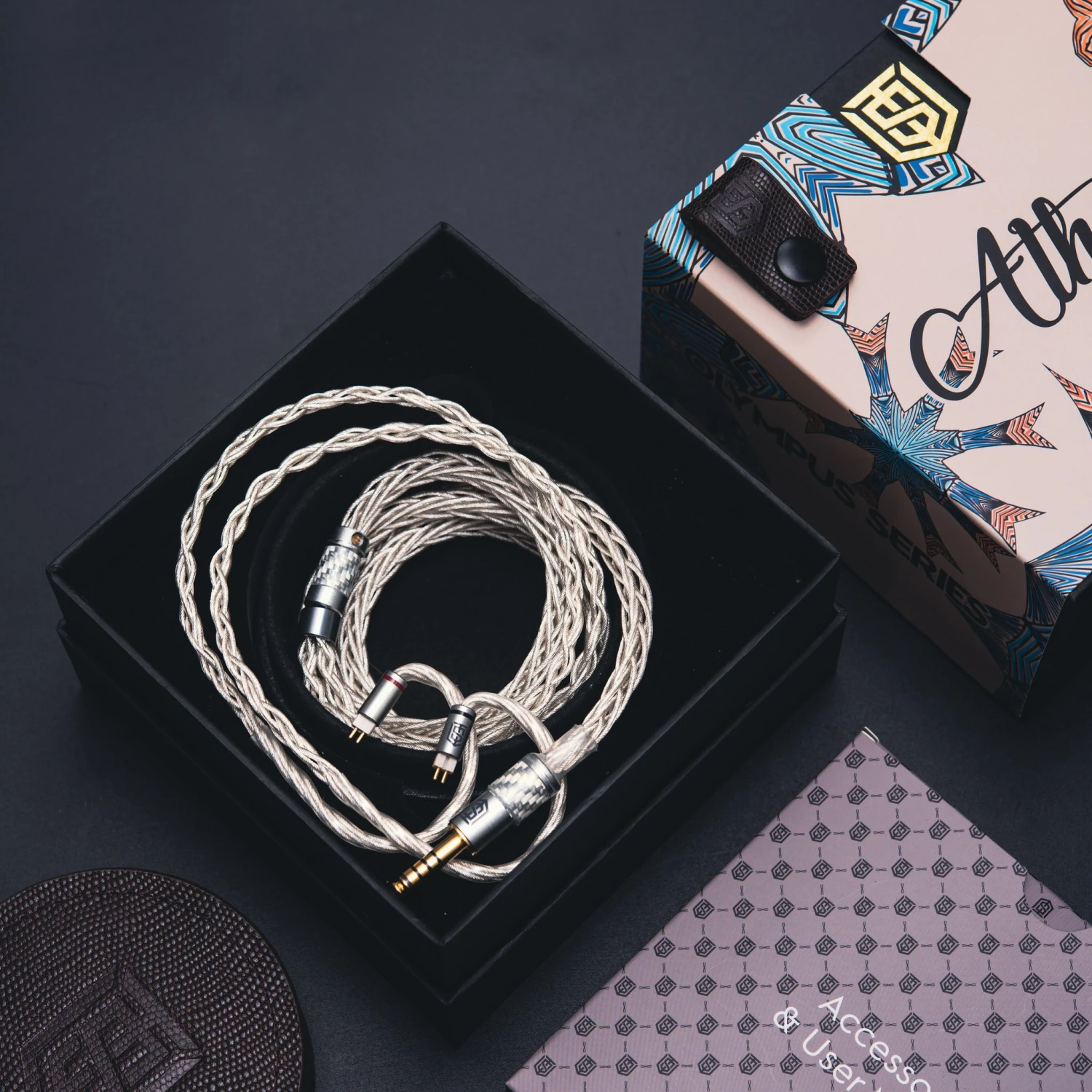 Satin Audio ATHENA II - Palladium, Gold & Silber Flagship Kabel 2 Satin Audio ATHENA II - Palladium, Gold & Silber Flagship Kabel – Bild 2